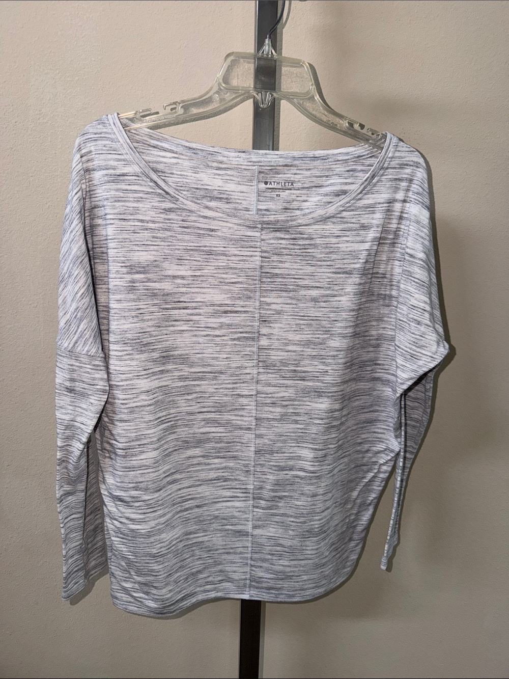 EUC Athleta Essence Flow Heathered Light Gray Top XS